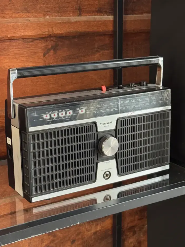 Panasonic RF-7050 - vintage portable AM/FM stereo radio and 8-track tape player boombox 1970's